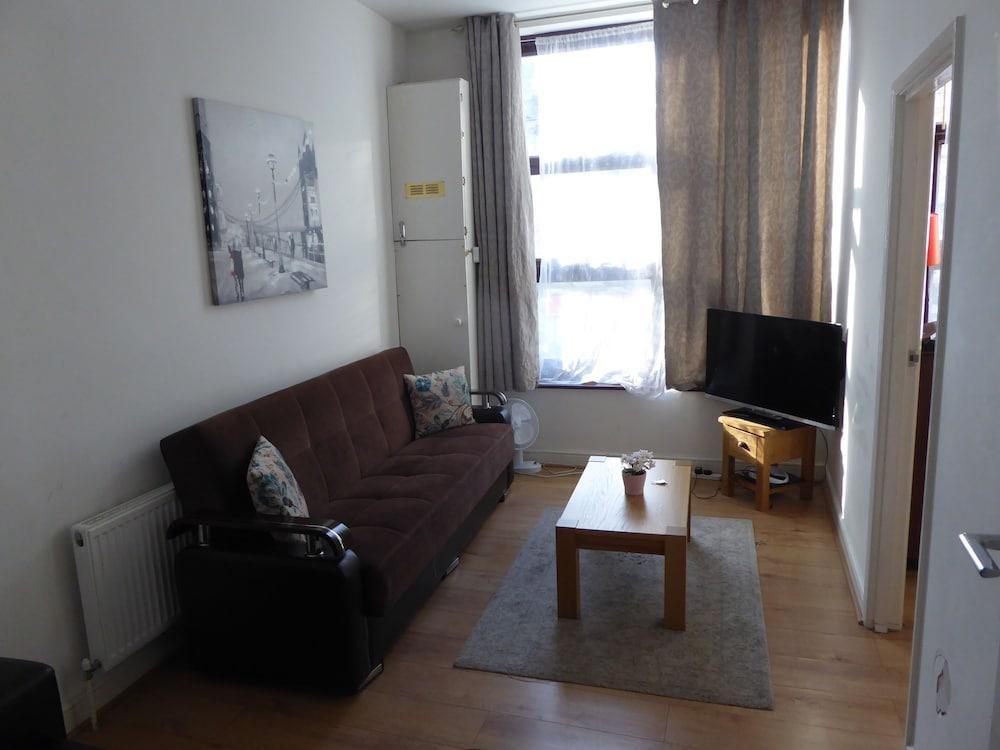 Apartment Butler House *